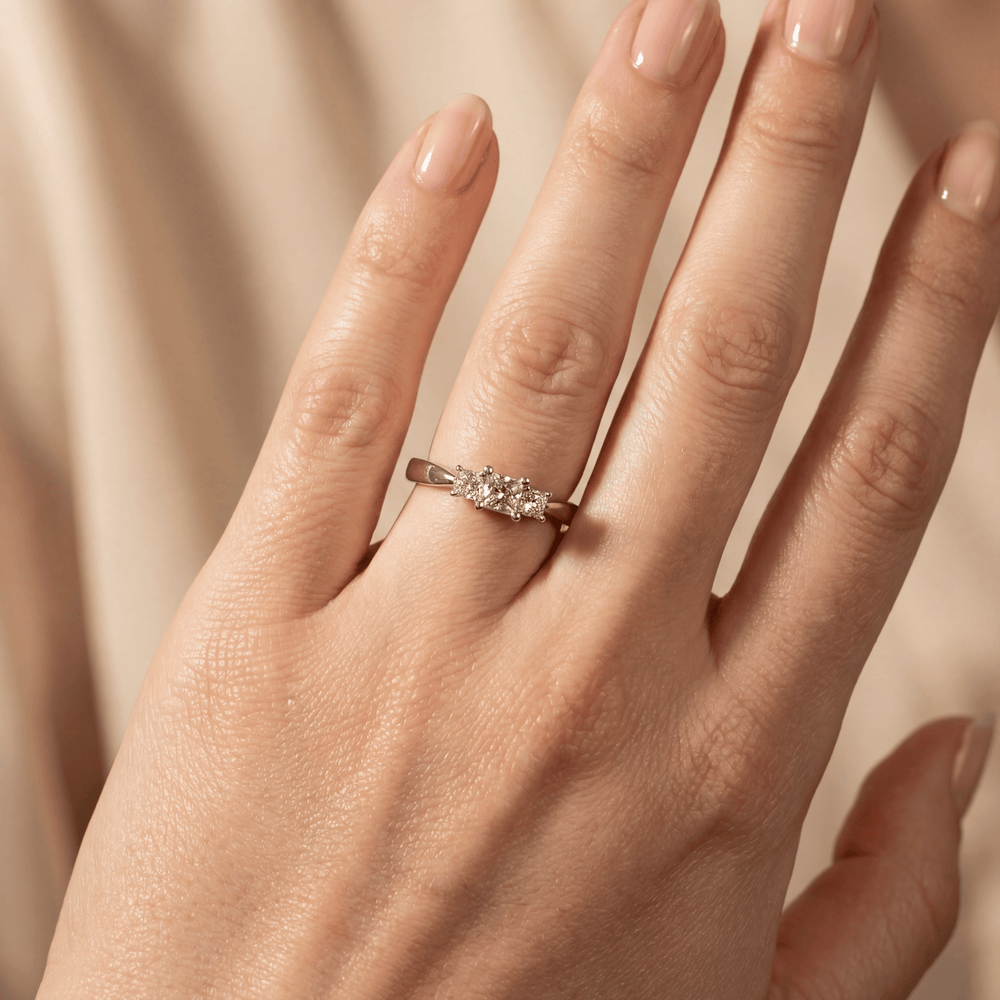 Bague Diamants Princesse 0.50ctw Mathieu Blanchard Bagues Bagues à 3 diamants princesse naturel 0,50ctw | Mathieu Blanchard Mathieu Blanchard Joaillerie