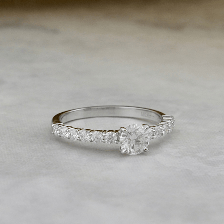 Bague Éclat Moissanites 0.5 ct + 0.42 ctw Mathieu Blanchard Bagues Bague de fiançaille Moissanites 0.5 ct + 0.42 ctw | Mathieu Blanchard Mathieu Blanchard Joaillerie