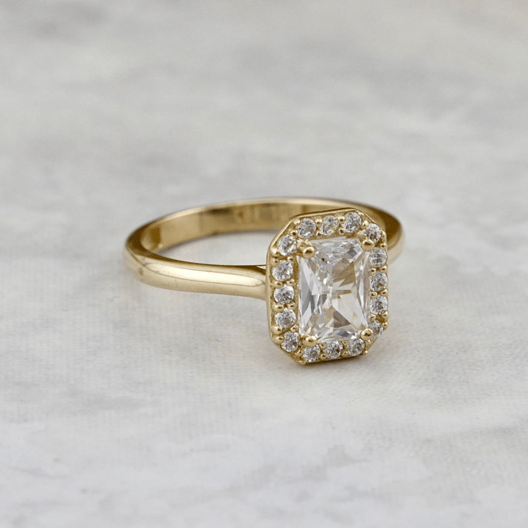 Bague Émeraude en or jaune 10K - Bagues Bague CZ coupe émeraude en or jaune 10K | Mathieu Blanchard Mathieu Blanchard Joaillerie