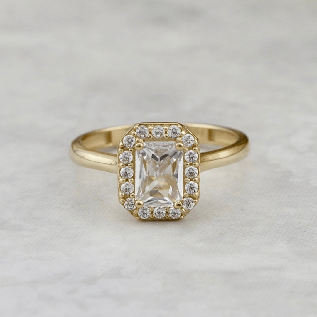 Bague Émeraude en or jaune 10K - Bagues Bague CZ coupe émeraude en or jaune 10K | Mathieu Blanchard Mathieu Blanchard Joaillerie