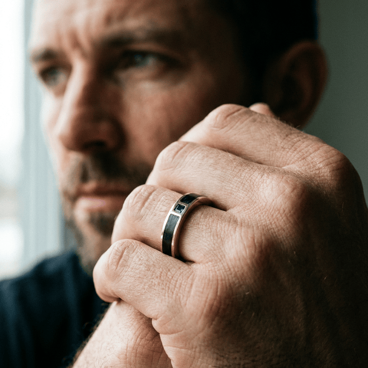 Mathieu Blanchard Bagues Bague en bois, or 18K et émeraude