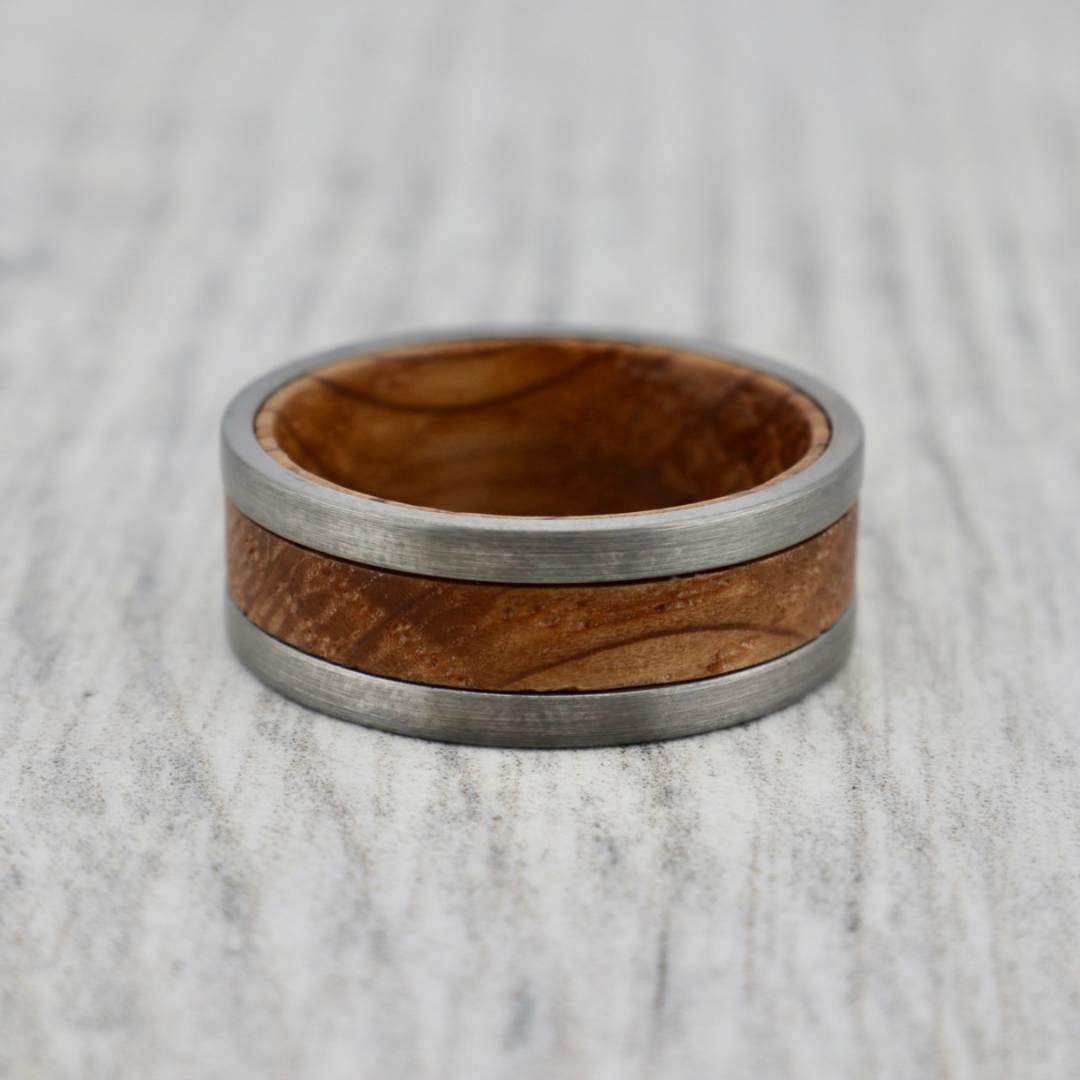 Roadtripmadewood Bagues Bague en tungstène et bois de whisky