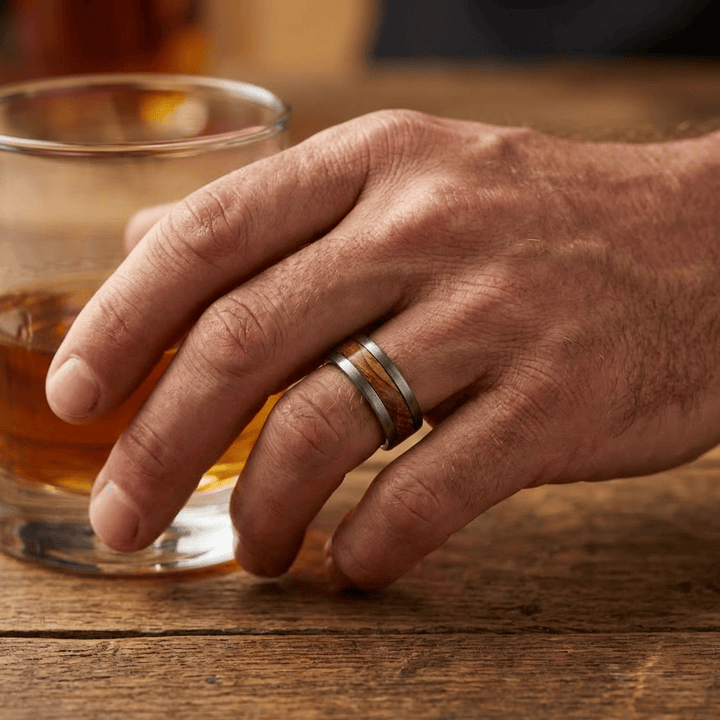 Roadtripmadewood Bagues Bague en tungstène et bois de whisky