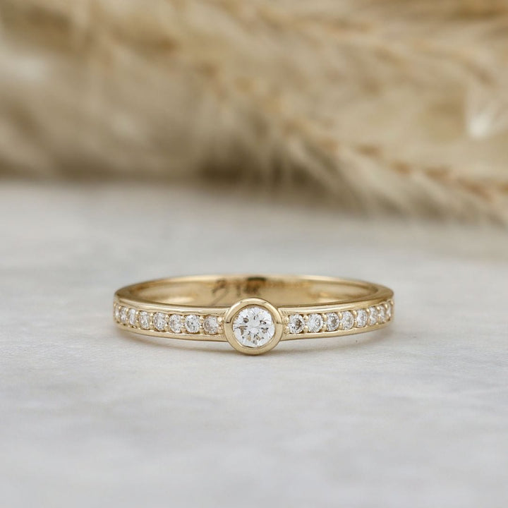 Bague Épure Pavé Diamants Mathieu Blanchard Bagues Bague de fiançailles non accrochante en diamants | Mathieu Blanchard Mathieu Blanchard Joaillerie