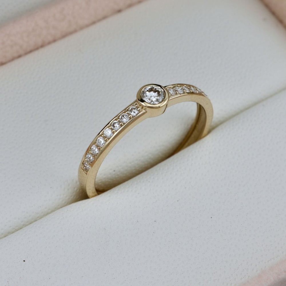 Bague Épure Pavé Diamants Mathieu Blanchard Bagues Bague de fiançailles non accrochante en diamants | Mathieu Blanchard Mathieu Blanchard Joaillerie