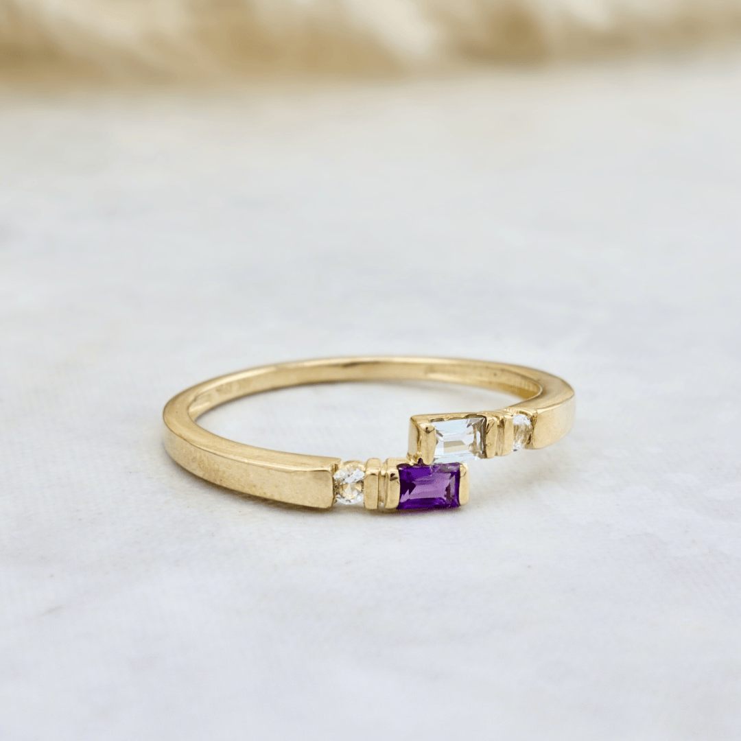 Bague et améthyste, topaze bleu &amp; blanc en or jaune 10K - Bagues Bague en or 10K et améthyste, topaze bleu &amp; blanc | Mathieu Blanchard Mathieu Blanchard Joaillerie