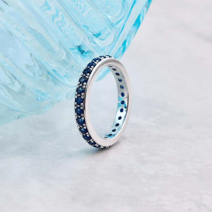 Bague Éternité et saphirs Mathieu Blanchard Bagues Jonc Éternité en or 14K - 18K ou platine et saphirs bleus | Mathieu Blanchard Joaillerie Mathieu Blanchard Joaillerie