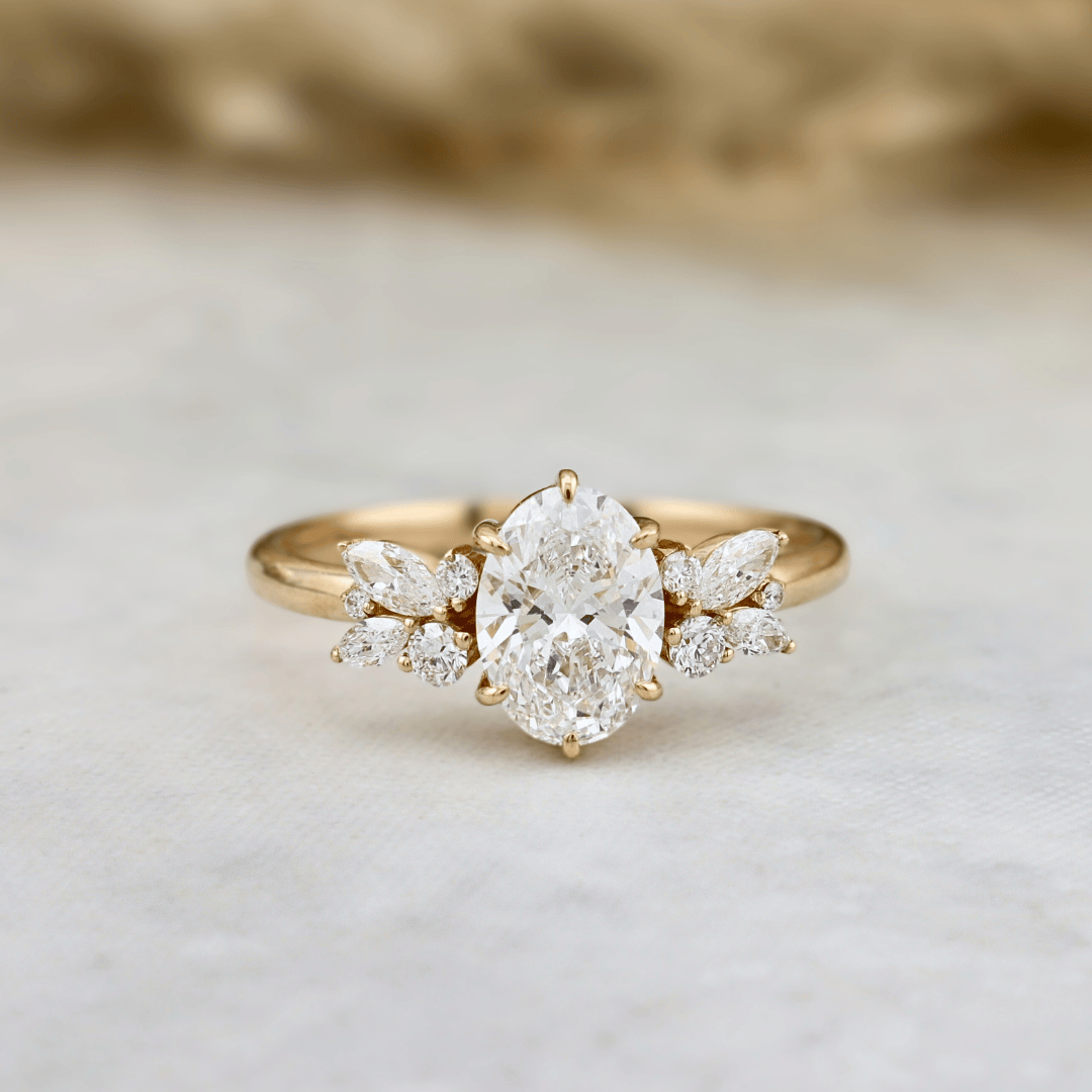 Bague Fancy et diamants Mathieu Blanchard Bagues 5 / Or jaune 14K PBA5OM17630S-5 Bague sur mesure Fancy | Diamant oval | Mathieu Blanchard Joaillerie Mathieu Blanchard Joaillerie