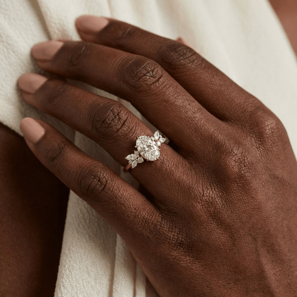 Bague Fancy et diamants Mathieu Blanchard Bagues Bague sur mesure Fancy | Diamant oval | Mathieu Blanchard Joaillerie Mathieu Blanchard Joaillerie