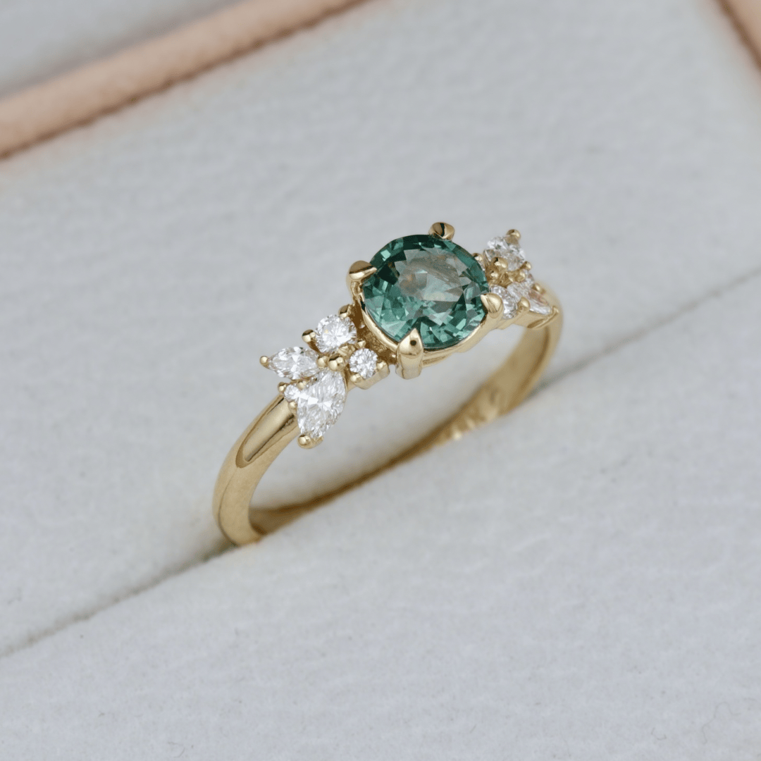 Bague Fancy Saphir Bleu Vert du Montana Mathieu Blanchard Bagues Bague Fancy Saphir Teal du Montana - Sur mesure | Mathieu Blanchard Mathieu Blanchard Joaillerie