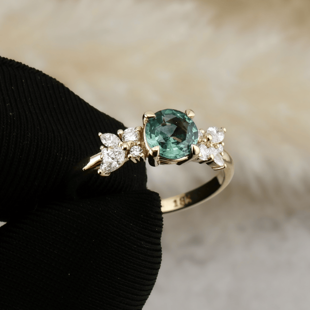 Bague Fancy Saphir Bleu Vert du Montana Mathieu Blanchard Bagues Bague Fancy Saphir Teal du Montana - Sur mesure | Mathieu Blanchard Mathieu Blanchard Joaillerie