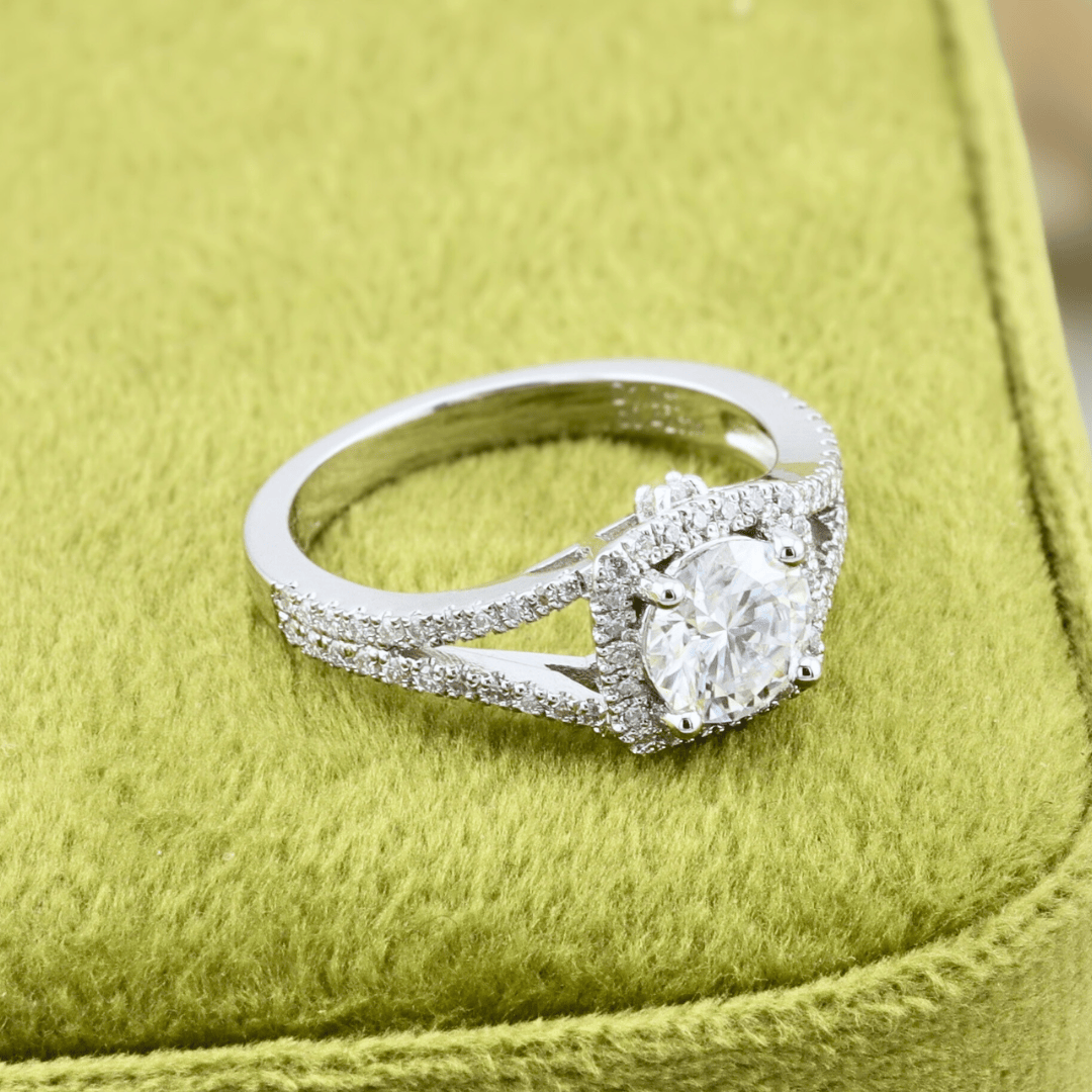 Mathieu Blanchard Bague Halo en argent sterling et moissanites