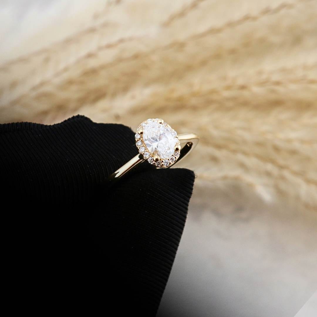 Mathieu Blanchard Bagues Bague Halo Oval en or 14K - 18K et diamants 0,6 ctw