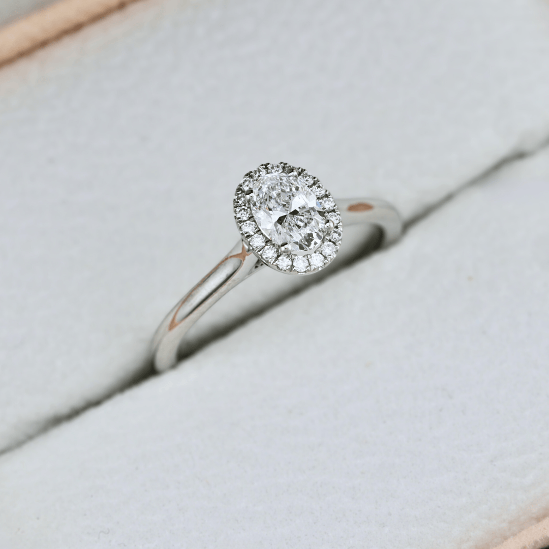 Mathieu Blanchard Bagues Bague Halo Oval en or 14K - 18K ou platine et diamants 0,6 ctw