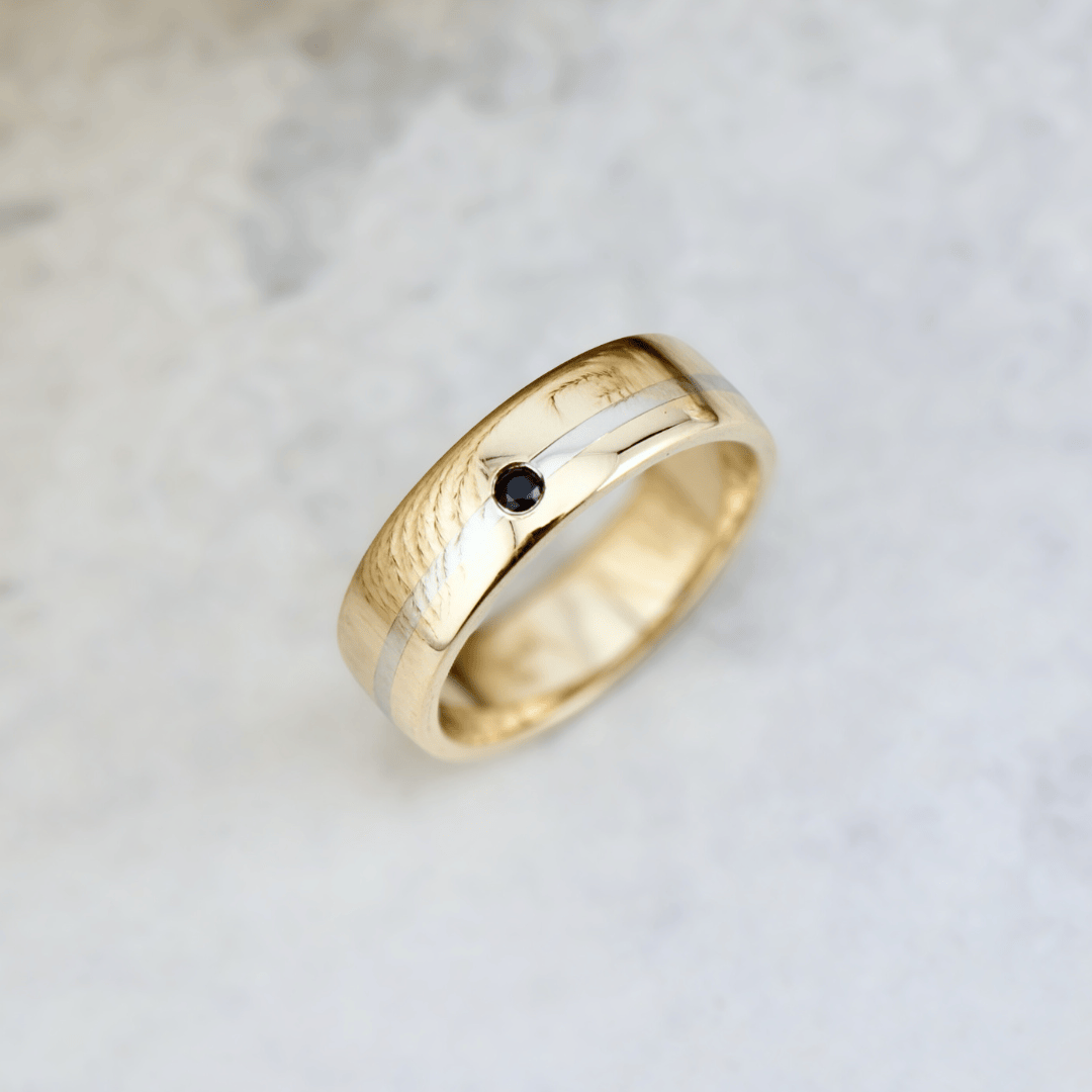 Bague Horizon et saphir Mathieu Blanchard Bagues Jonc de mariage 2 tons et saphir noir | Mathieu Blanchard Joaillerie Mathieu Blanchard Joaillerie