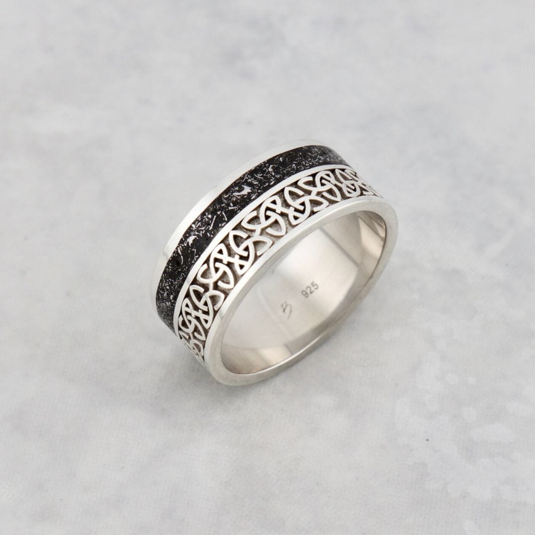 Bague jonc Météorite Celtique Mathieu Blanchard Bague motif celtique et météorite Gibeon | Mathieu Blanchard Mathieu Blanchard Joaillerie
