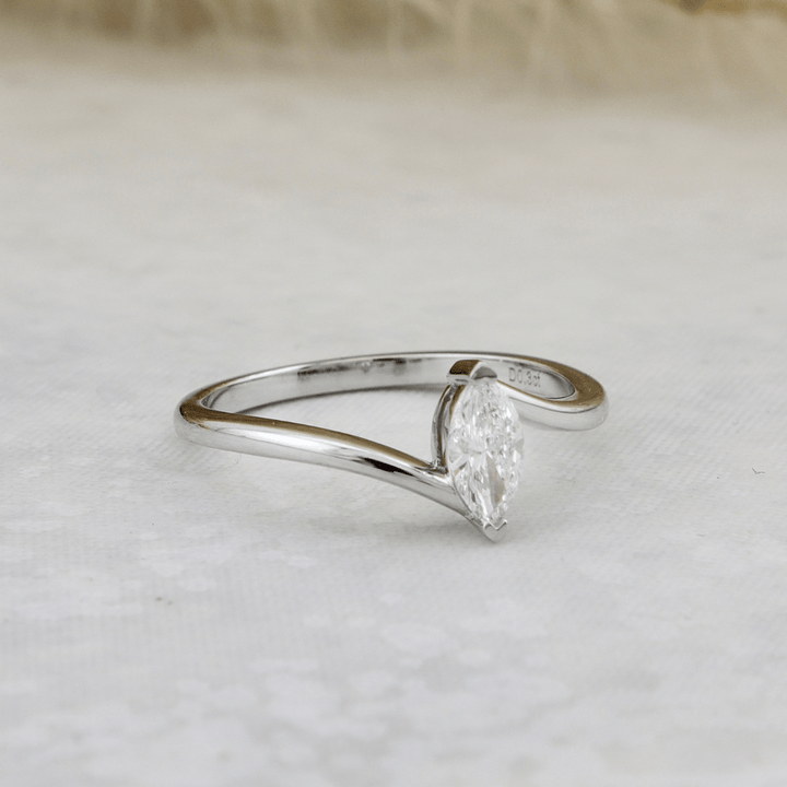 Mathieu Blanchard Bagues Bague Marquise en or 14K et diamant