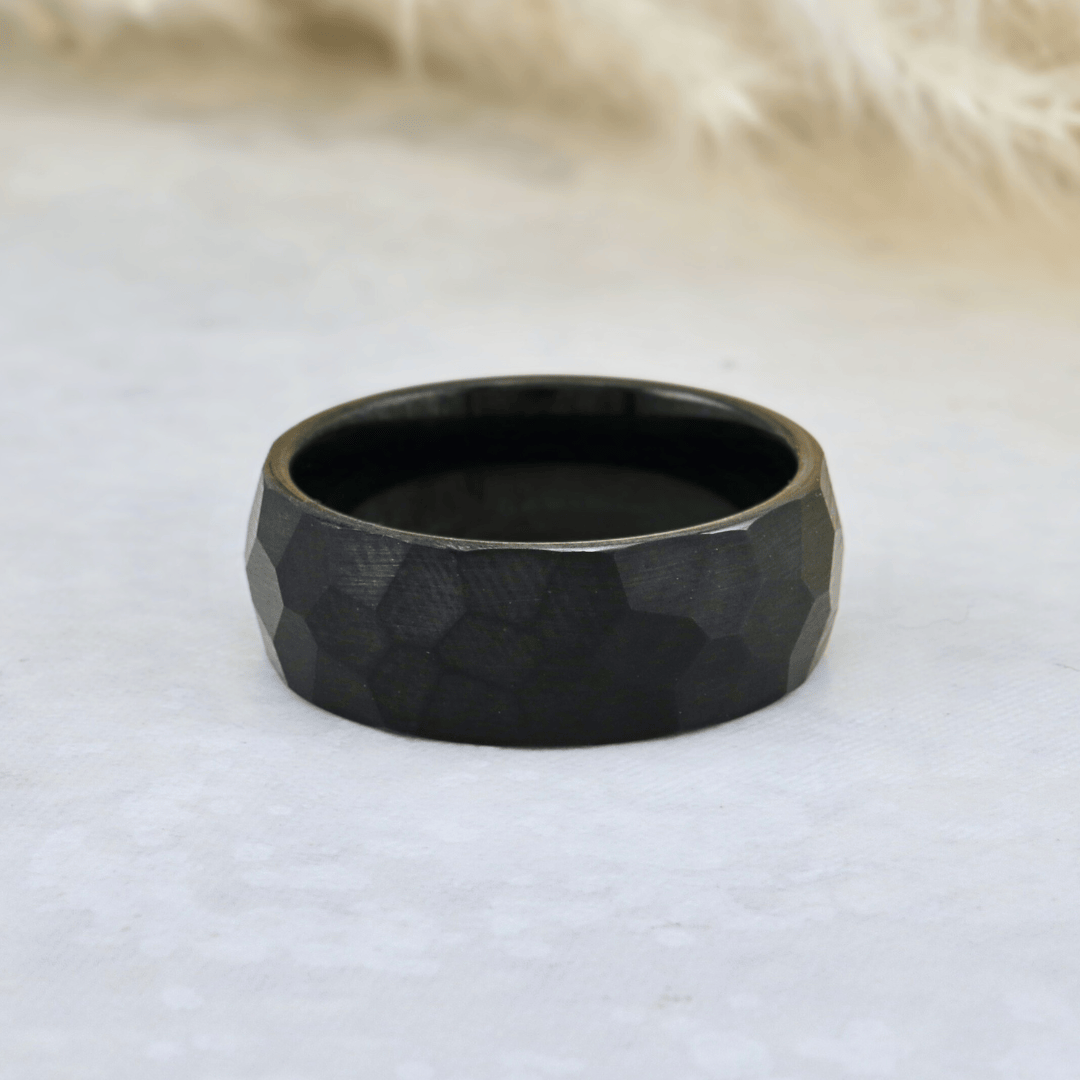 Roadtripmadewood Bagues Bague martelée - facetté en tungstène