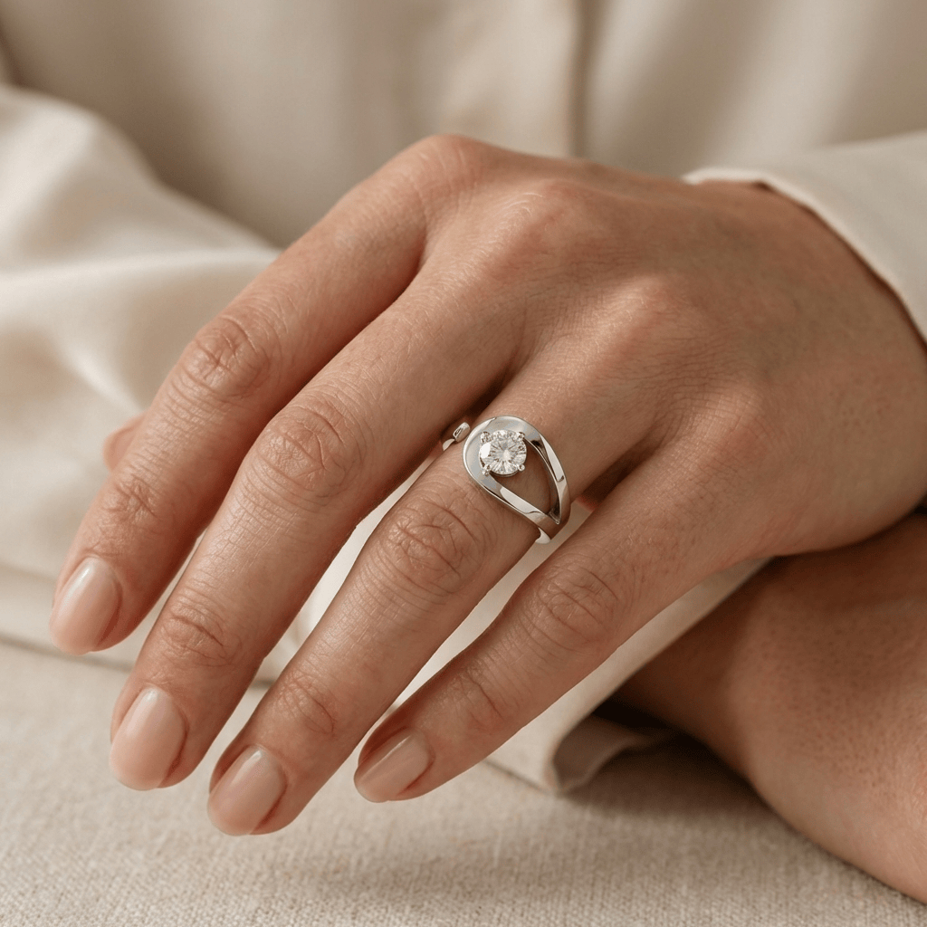 Mathieu Blanchard Bague Naïa en argent sterling et moissanite