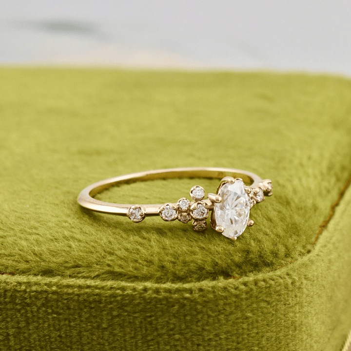 Bague Nuage Ovale Moissanites Mathieu Blanchard Bagues Solitaire Moissanite Ovale 0,4ct en or 10K ou 925 | Mathieu Blanchard Mathieu Blanchard Joaillerie