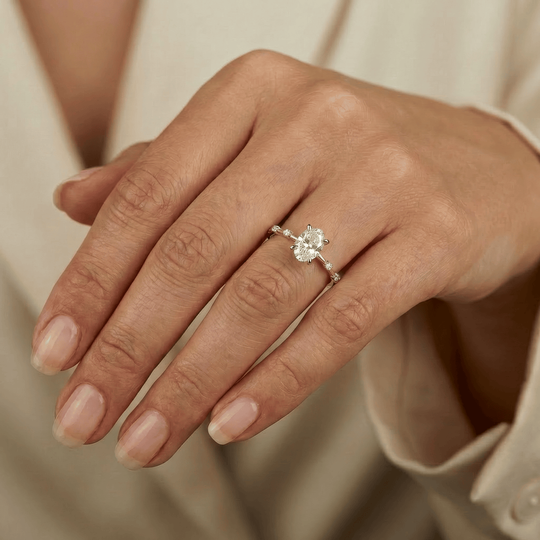 Bague Ovale et diamant 1ct Mathieu Blanchard Bagues Bague sur mesure Fancy | Diamant oval | Mathieu Blanchard Joaillerie Mathieu Blanchard Joaillerie