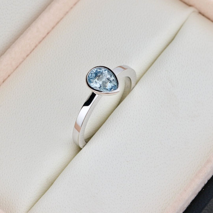 Mathieu Blanchard Bagues Bague Poire en or 14K  - 18K ou platine et aigue-marine