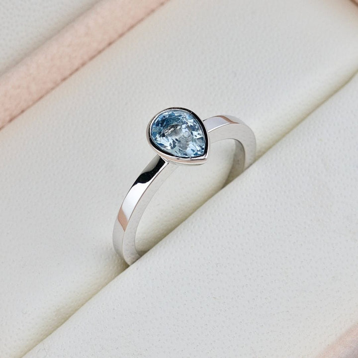 Mathieu Blanchard Bagues Bague Poire en or 14K  - 18K ou platine et aigue-marine