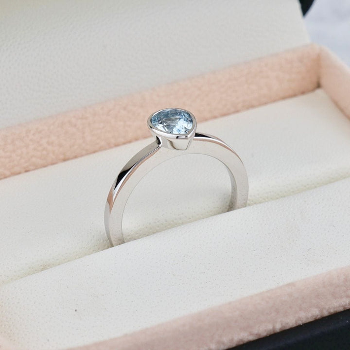 Mathieu Blanchard Bagues Bague Poire en or 14K  - 18K ou platine et aigue-marine