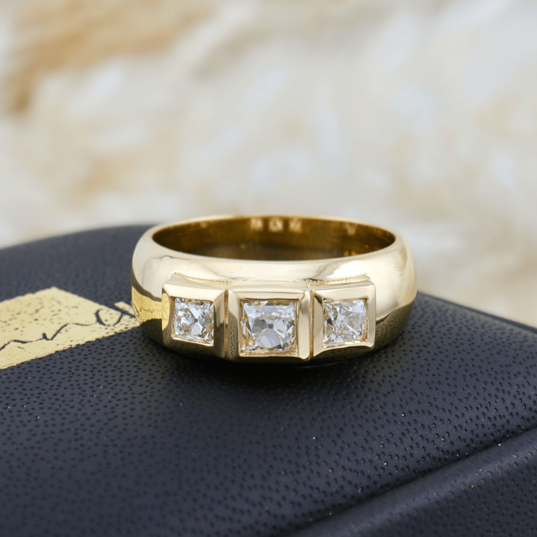 Bague Princesse et diamants Mathieu Blanchard Bagues Bague sur mesure - Diamants Princesse en or 18K | Mathieu Blanchard Mathieu Blanchard Joaillerie