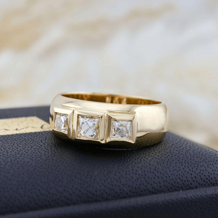 Bague Princesse et diamants Mathieu Blanchard Bagues Bague sur mesure - Diamants Princesse en or 18K | Mathieu Blanchard Mathieu Blanchard Joaillerie