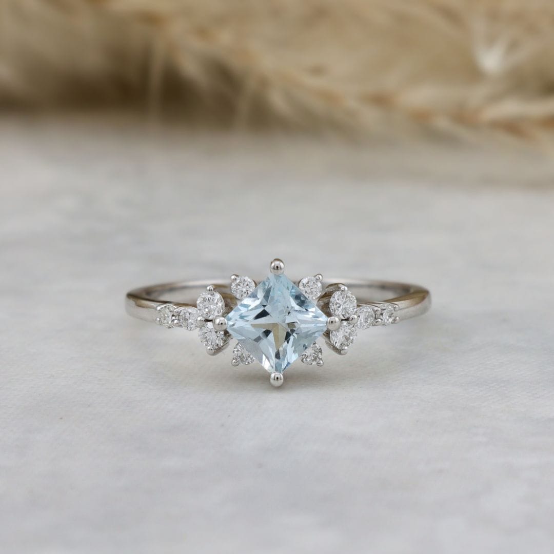 Bague Princesse Topaze et Diamant Mathieu Blanchard Bagues Bagues Princesse en or 14K - 18K, topaze et diamants | Mathieu Blanchard Mathieu Blanchard Joaillerie