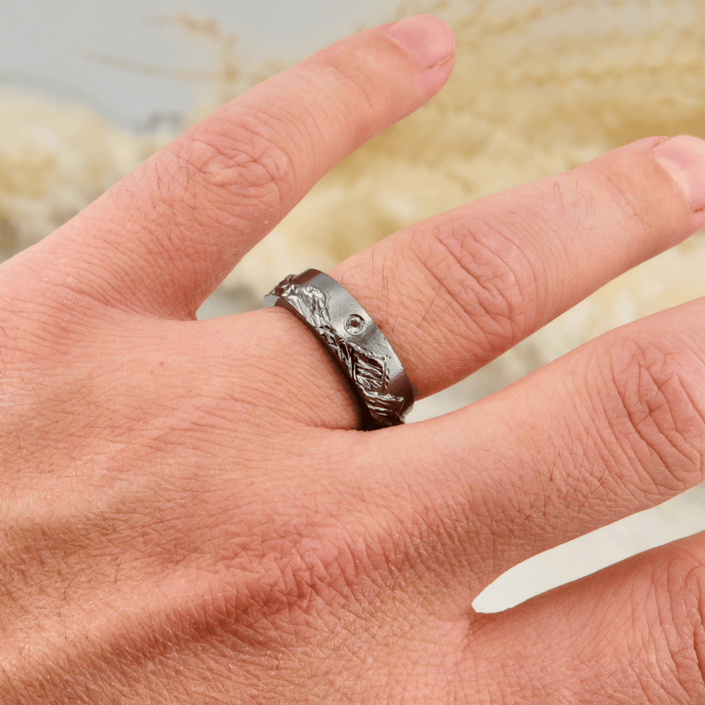 Bague Rocheuses canadiennes Version nuit en argent sterling Mathieu Blanchard Bagues Jonc Rocheuses canadiennes en argent ou or  | Mathieu Blanchard Mathieu Blanchard Joaillerie