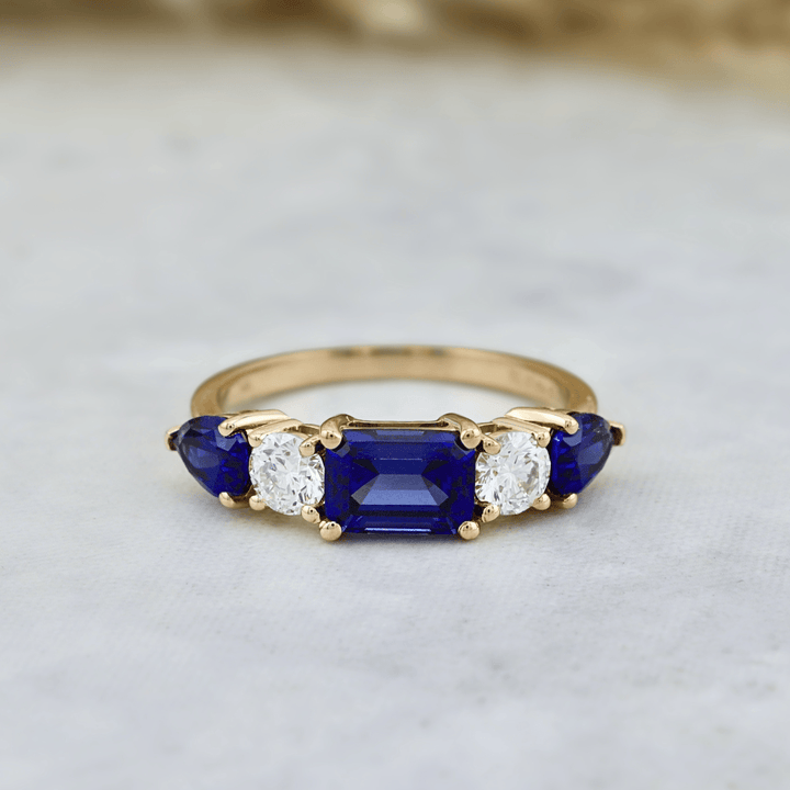 Bague, saphirs et diamants Mathieu Blanchard Bague saphir taille émeraude &amp; diamants | Mathieu Blanchard Joaillerie Mathieu Blanchard Joaillerie