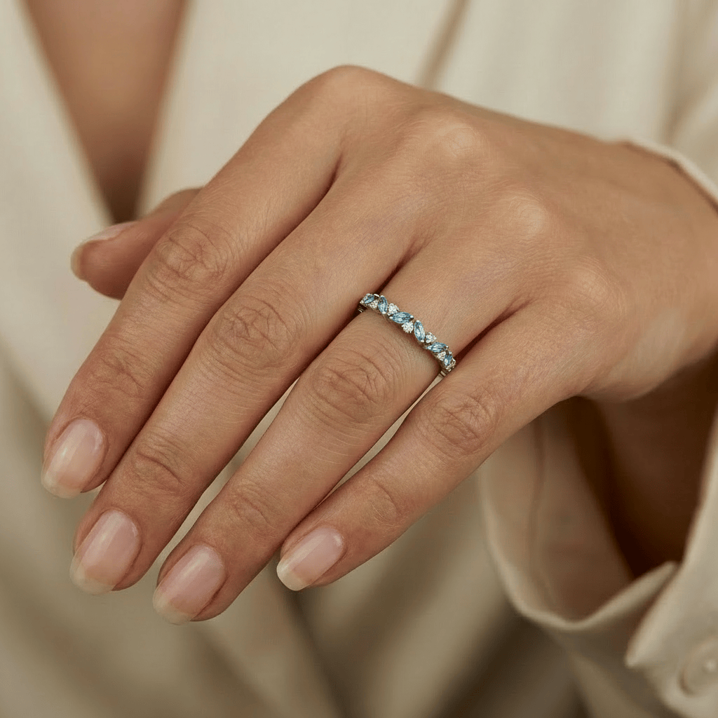 Mathieu Blanchard Bagues Bague semi-éternité Marquise diamants et aigues-marines