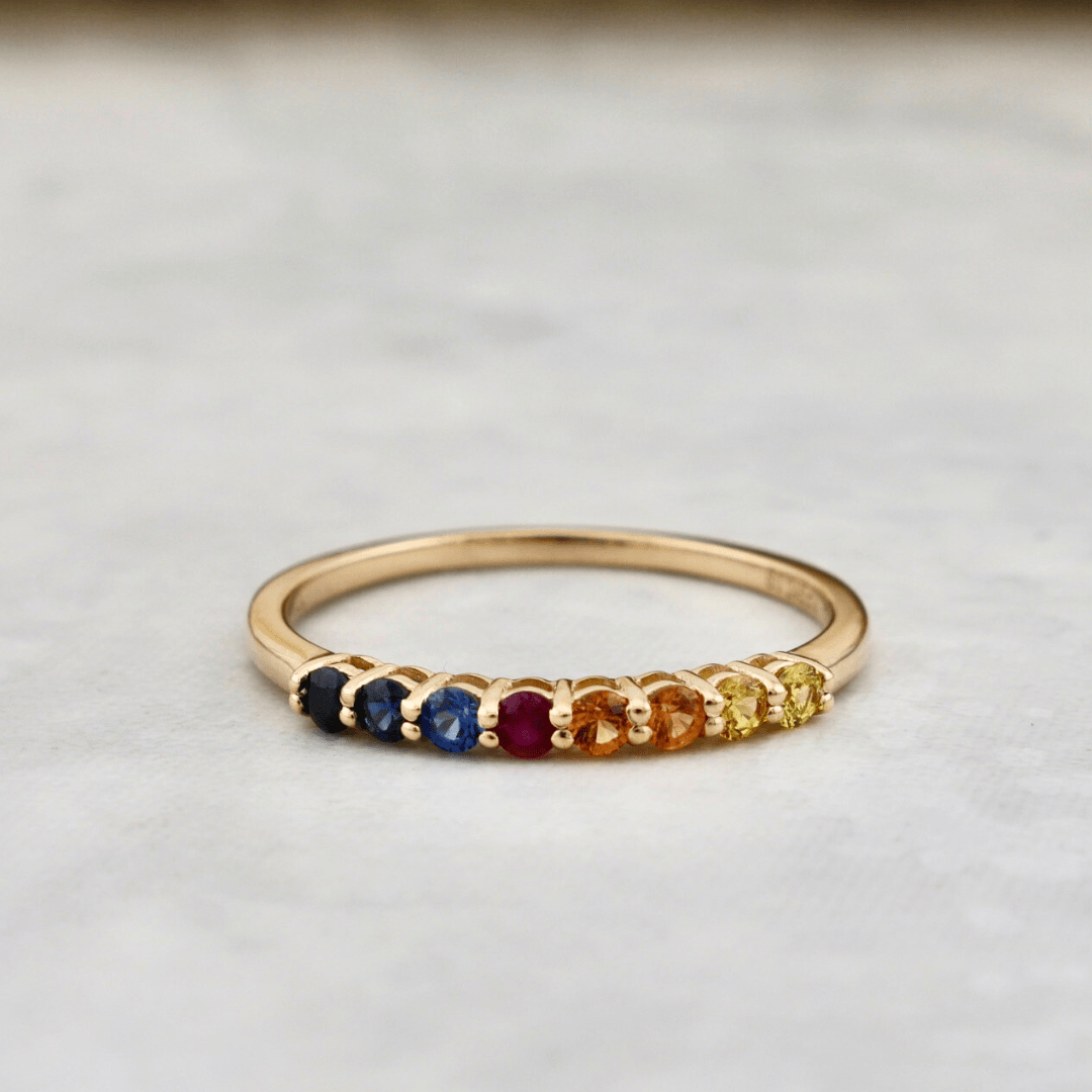 Bague semi-éternité Saphirs et Rubis Mathieu Blanchard Bagues Semi-éternité à arc-en-ciel saphirs et rubis  en or 14K | Mathieu Blanchard Mathieu Blanchard Joaillerie
