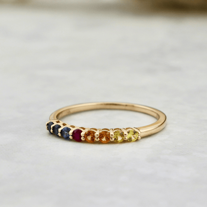 Bague semi-éternité Saphirs et Rubis Mathieu Blanchard Bagues Semi-éternité à arc-en-ciel saphirs et rubis  en or 14K | Mathieu Blanchard Mathieu Blanchard Joaillerie