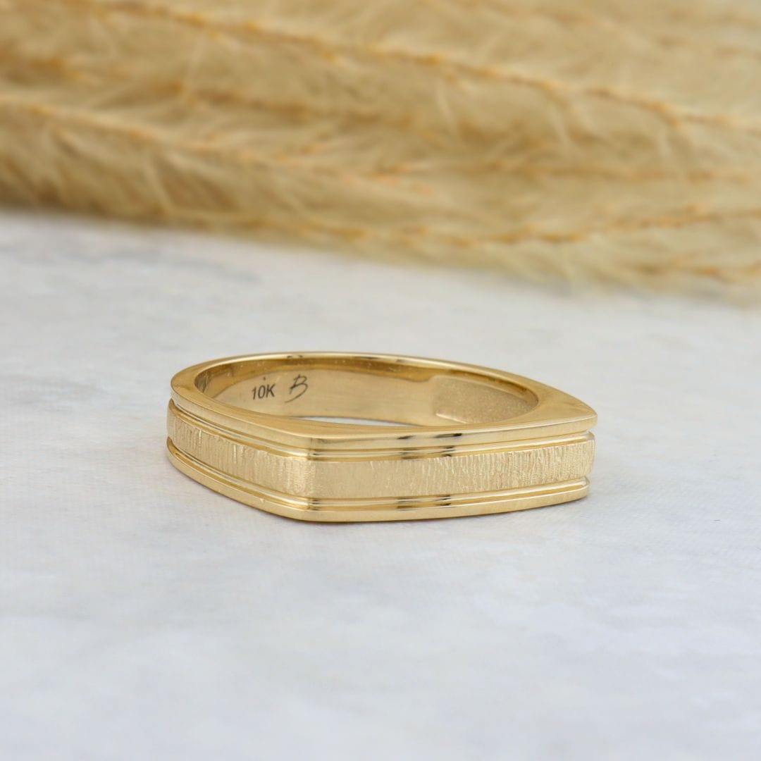 Bague Signet texturé Mathieu Blanchard Bagues Jonc Signet 6 mm Or Solide sur Mesure | Mathieu Blanchard Mathieu Blanchard Joaillerie