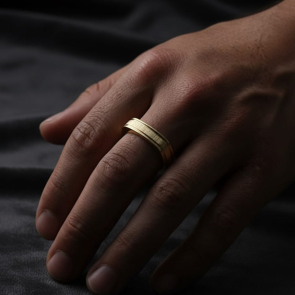 Bague Signet texturé Mathieu Blanchard Bagues Jonc Signet 6 mm Or Solide sur Mesure | Mathieu Blanchard Mathieu Blanchard Joaillerie