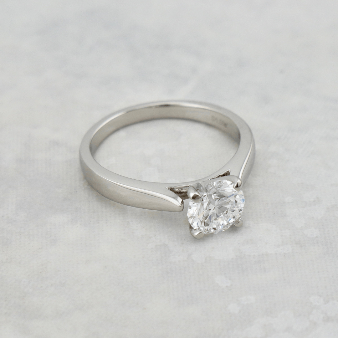 Mathieu Blanchard Bagues Bague solitaire Classique en platine et diamant 1,05 ct