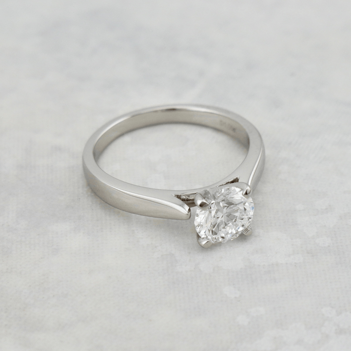 Mathieu Blanchard Bagues Bague solitaire Classique en platine et diamant 1,05 ct