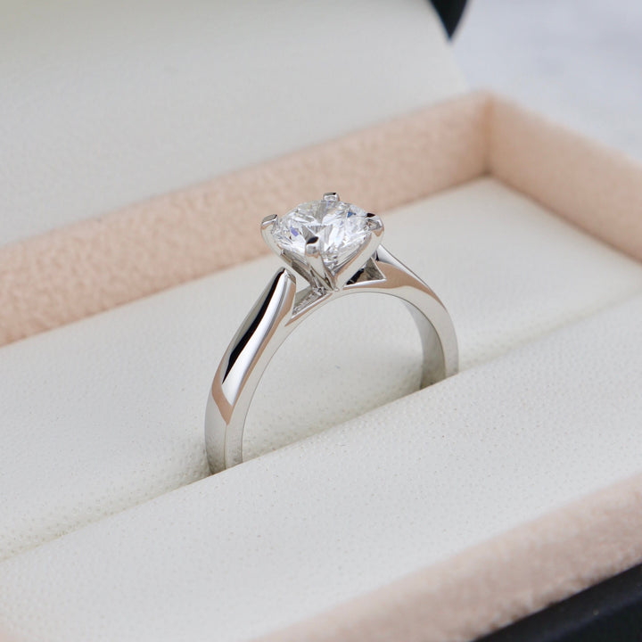 Mathieu Blanchard Bagues Bague solitaire Classique en platine et diamant 1,05 ct