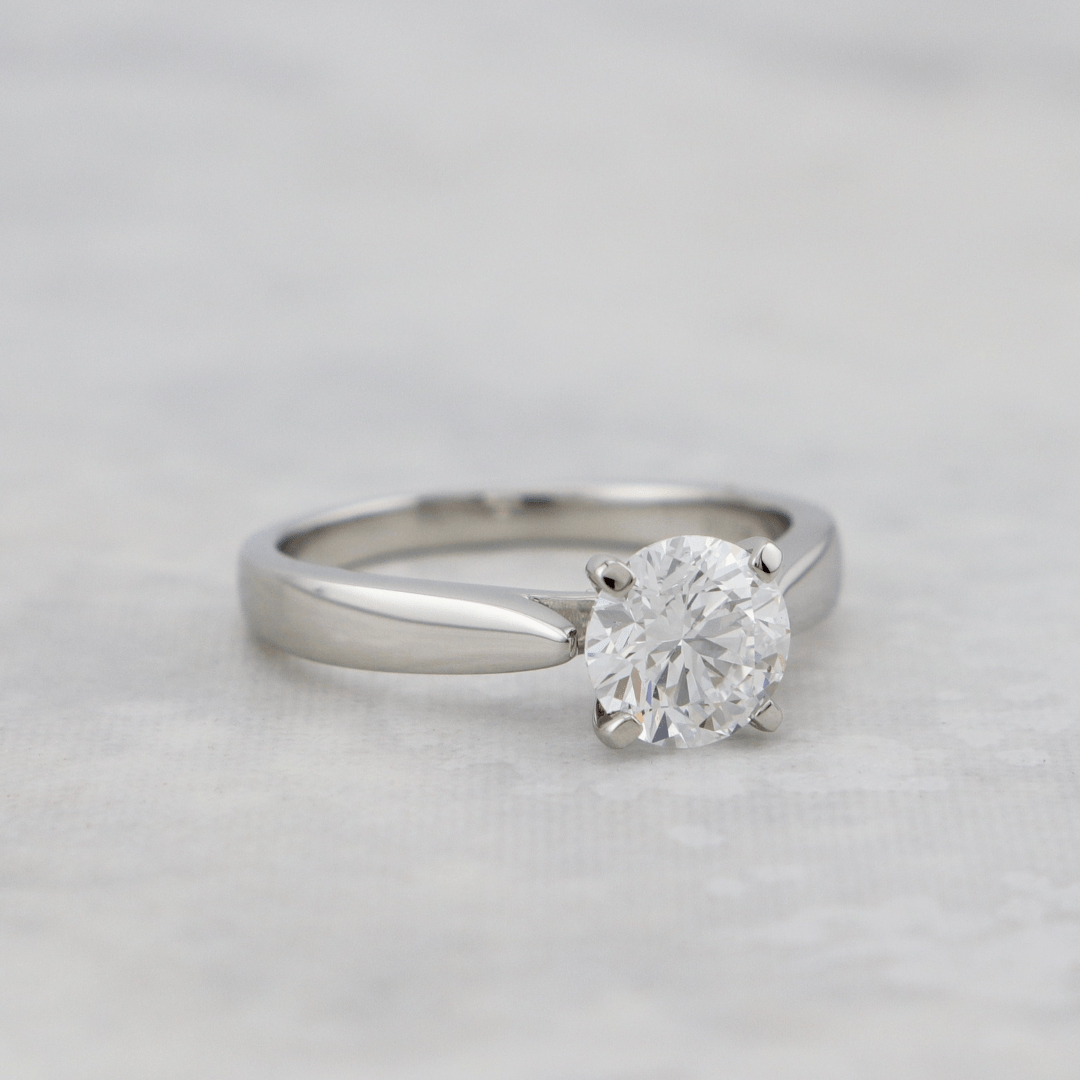 Mathieu Blanchard Bagues Bague solitaire Classique en platine et diamant 1,05 ct