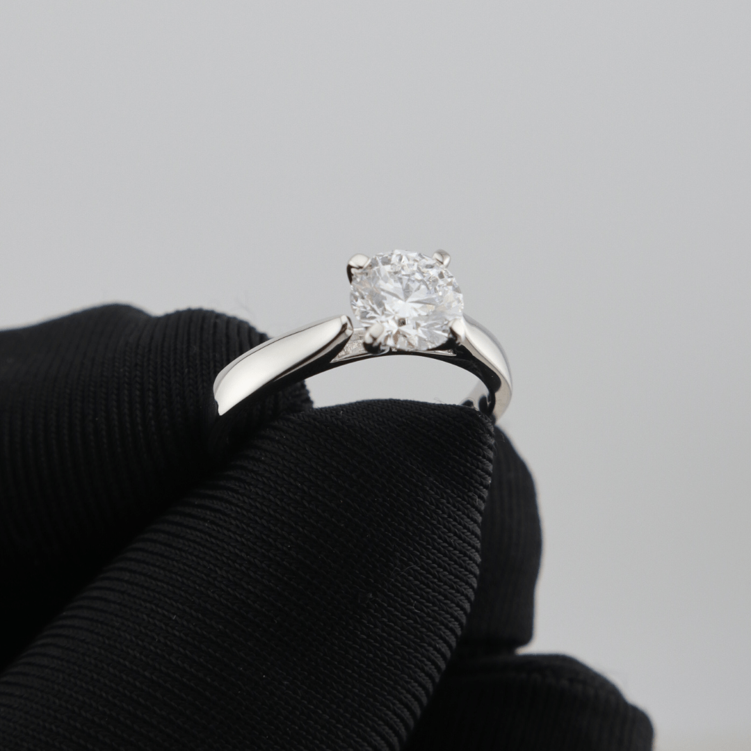 Mathieu Blanchard Bagues Bague solitaire Classique en platine et diamant 1,05 ct
