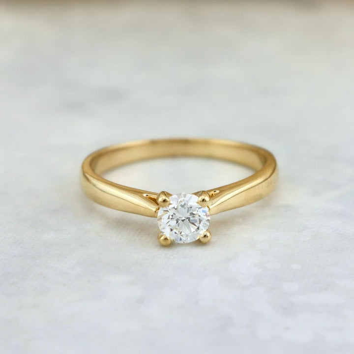 Bague solitaire Classique et diamant 0,45 ct Mathieu Blanchard Bagues Bague Solitaire en or 14K -18K et diamant 0,5ct | Mathieu Blanchard Mathieu Blanchard Joaillerie