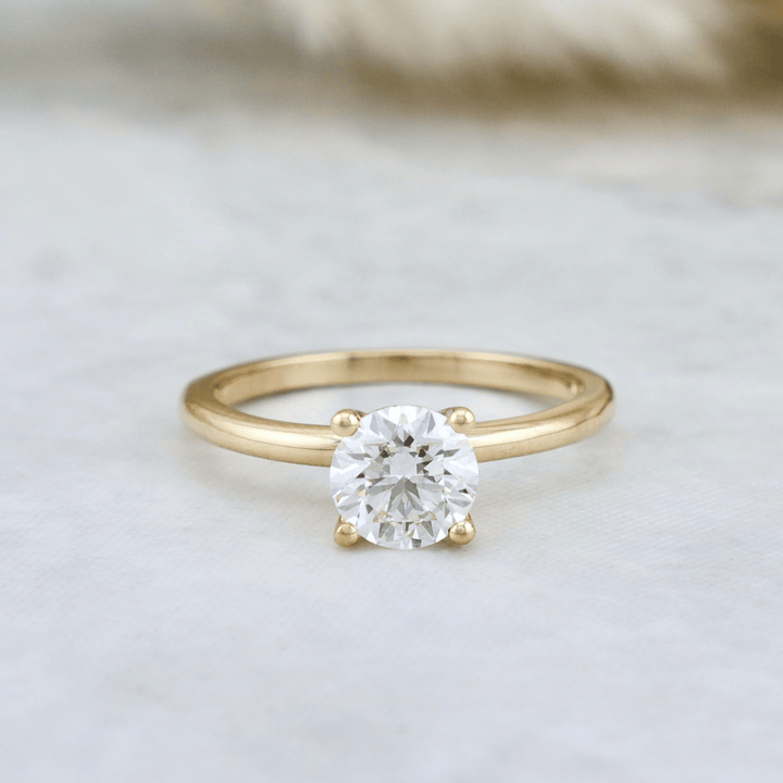Bague solitaire Classique et diamant 0,5 1 ct Mathieu Blanchard Bagues 6 / 1.00 / Or jaune 14K LR1028-Y-14K-6 Solitaire en or 14K - 18K et diamant rond 0,5 ct - 1.00 ct | Mathieu Blanchard Mathieu Blanchard Joaillerie