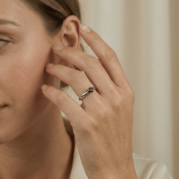 Bague solitaire Classique et moissanite noir 0,5 ct Mathieu Blanchard Bagues Solitaire Classique Moissanite Noire 0,5ct en or 10K | Mathieu Blanchard Mathieu Blanchard Joaillerie