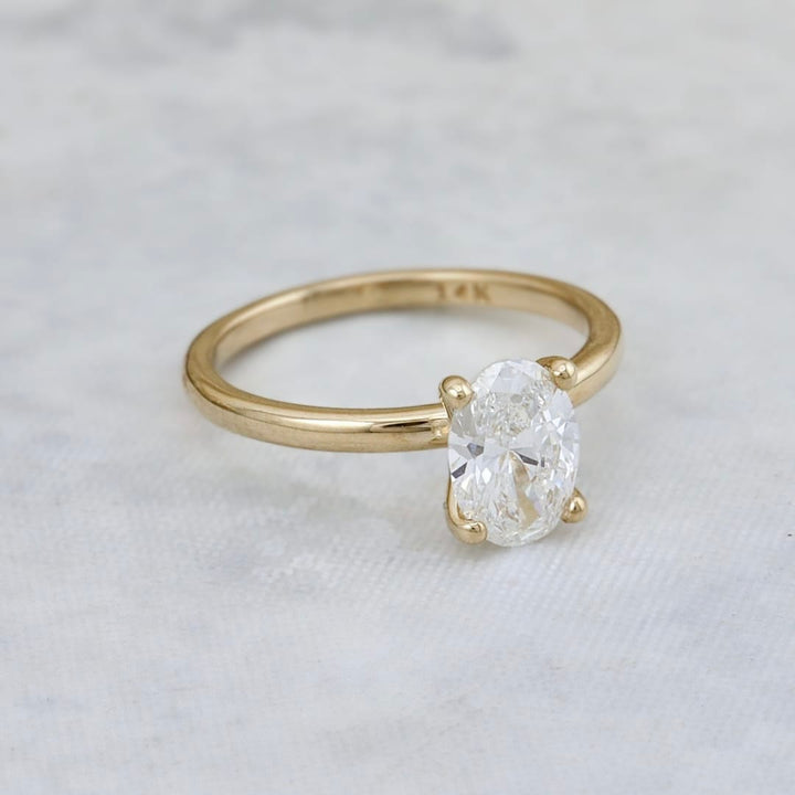 Bague solitaire Diamant Ovale 0,5 ct 1 ct Mathieu Blanchard Bagues Bague Solitaire en or 14K - 18K et diamant oval 0,5ct | Mathieu Blanchard Mathieu Blanchard Joaillerie