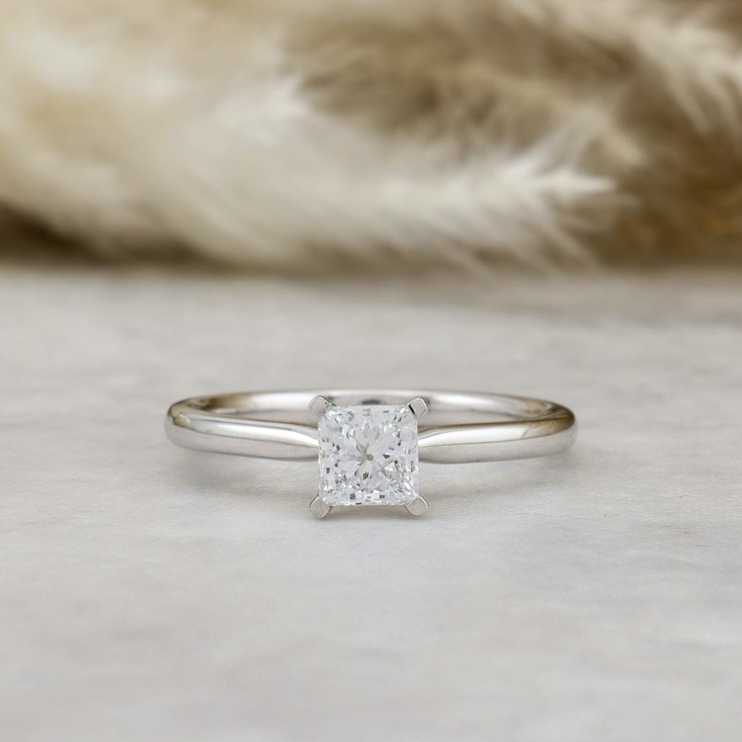 Bague solitaire diamant princesse 0,5 ct Mathieu Blanchard Bagues Solitaire Diamant de laboratoire Princesse 0,5ct | Mathieu Blanchard Mathieu Blanchard Joaillerie
