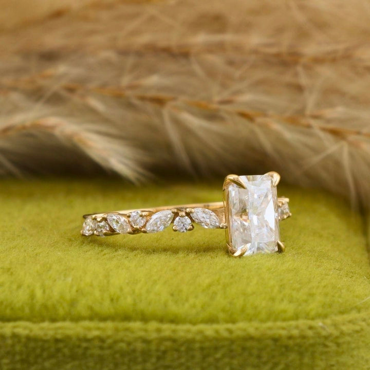 Bague solitaire Diamant Radiant &amp; Marquise Mathieu Blanchard Bagues Bague de fiançailles radiant 1ct &amp; Marquise | Mathieu Blanchard Mathieu Blanchard Joaillerie