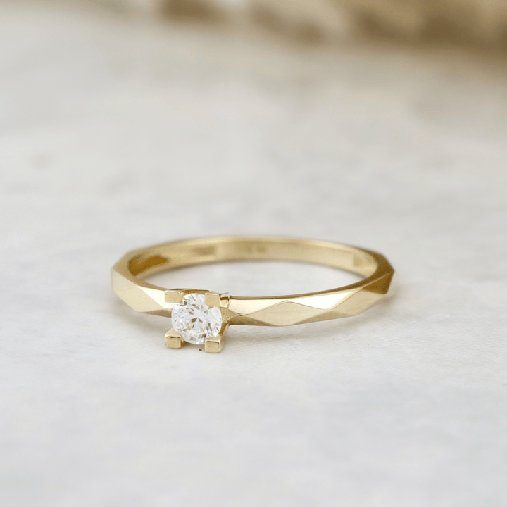 - Bagues Bague solitaire Facette en or 10K